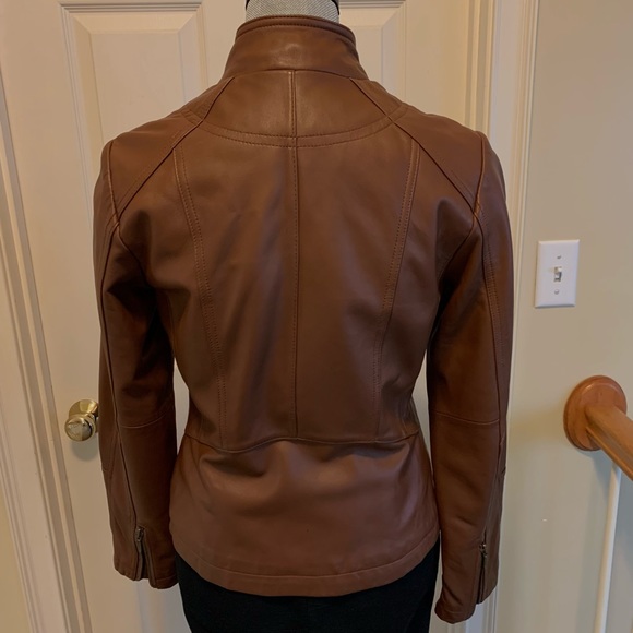 Genuine lamb leather Eddie Bauer jacket in great condition, soft to the … - Picture 4 of 11